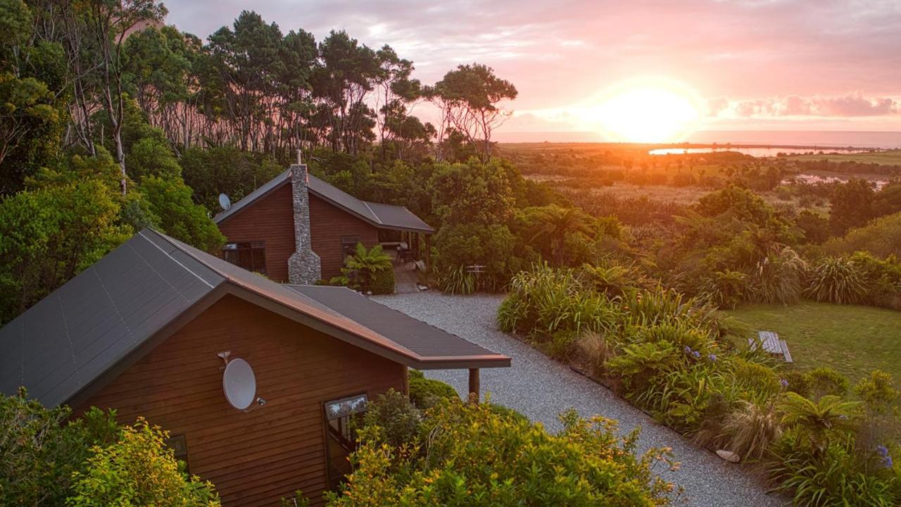 Paparoa Beach Hideaway With Hot Tub Barrytown Extérieur photo