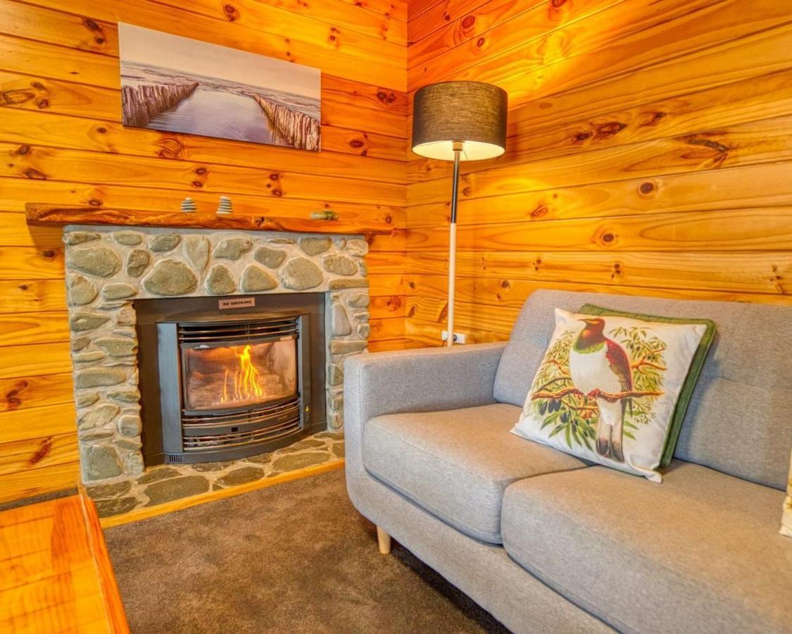 Paparoa Beach Hideaway With Hot Tub Barrytown Extérieur photo