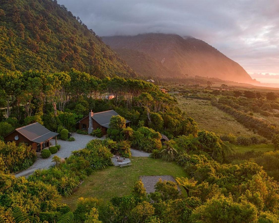 Paparoa Beach Hideaway With Hot Tub Barrytown Extérieur photo
